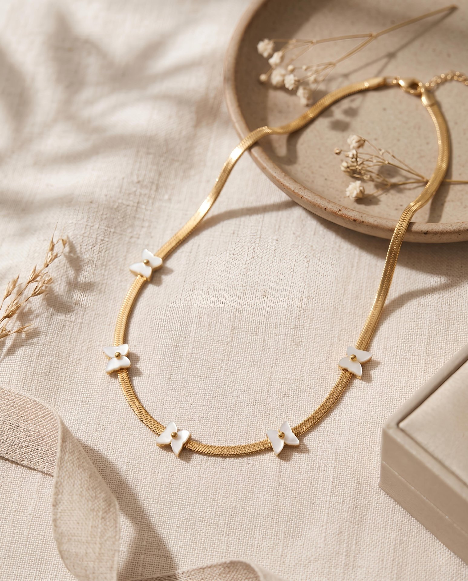 Butterfly Mother-of-Pearl Gold Necklace